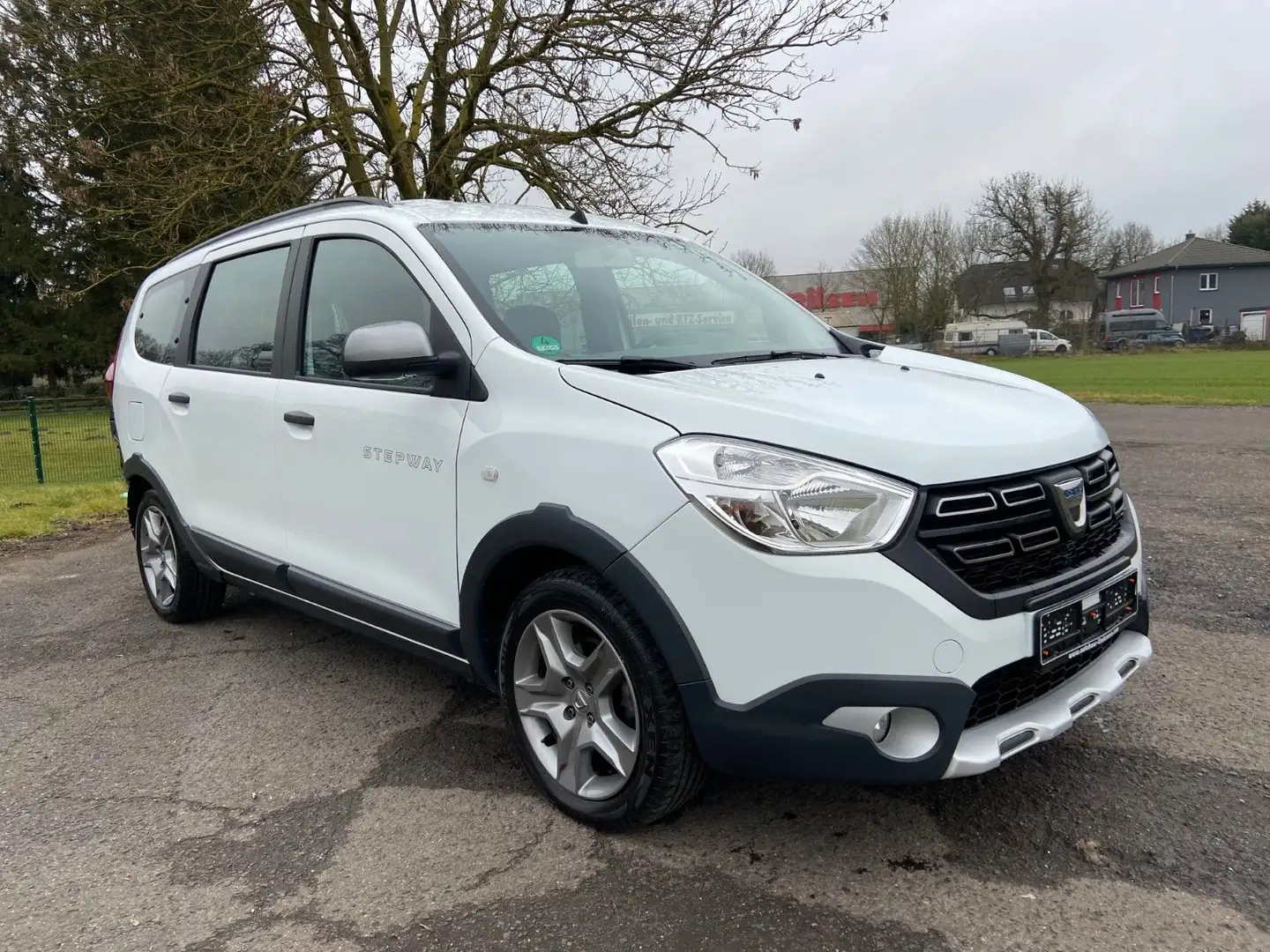 Vehicle image, number 9