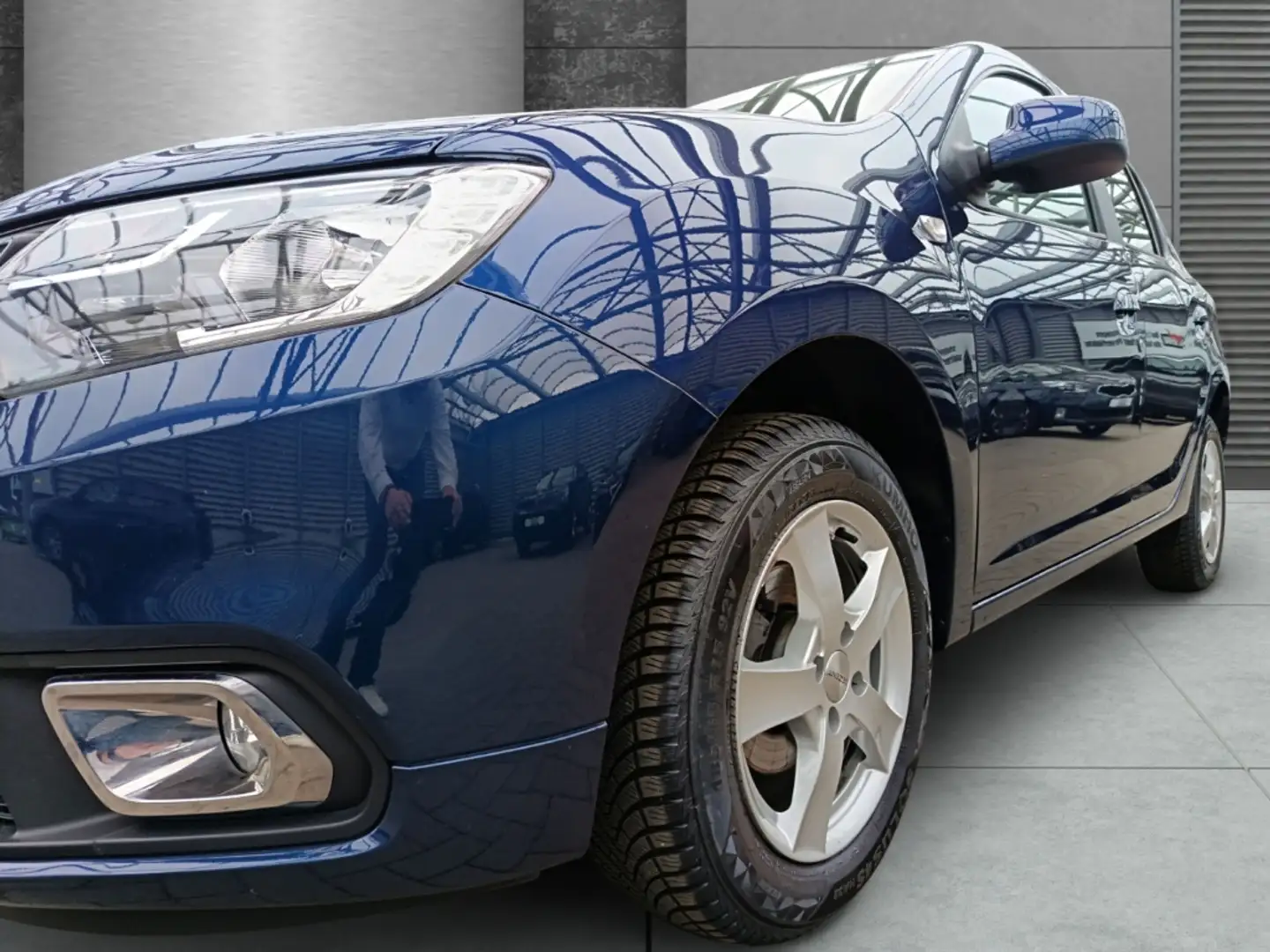Vehicle image, number 4
