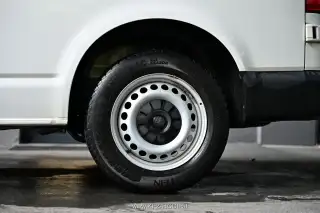 Vehicle image thumbnail, number 8