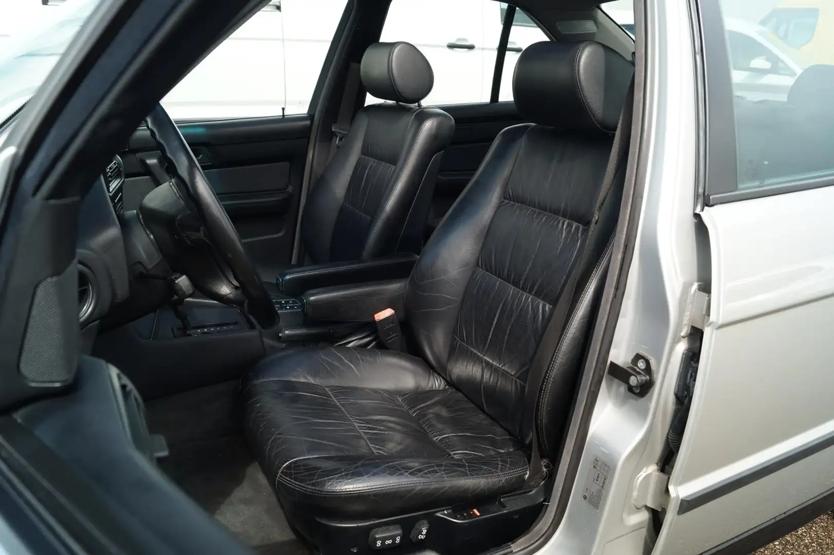 Vehicle image, number 7