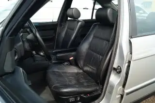 Vehicle image thumbnail, number 7
