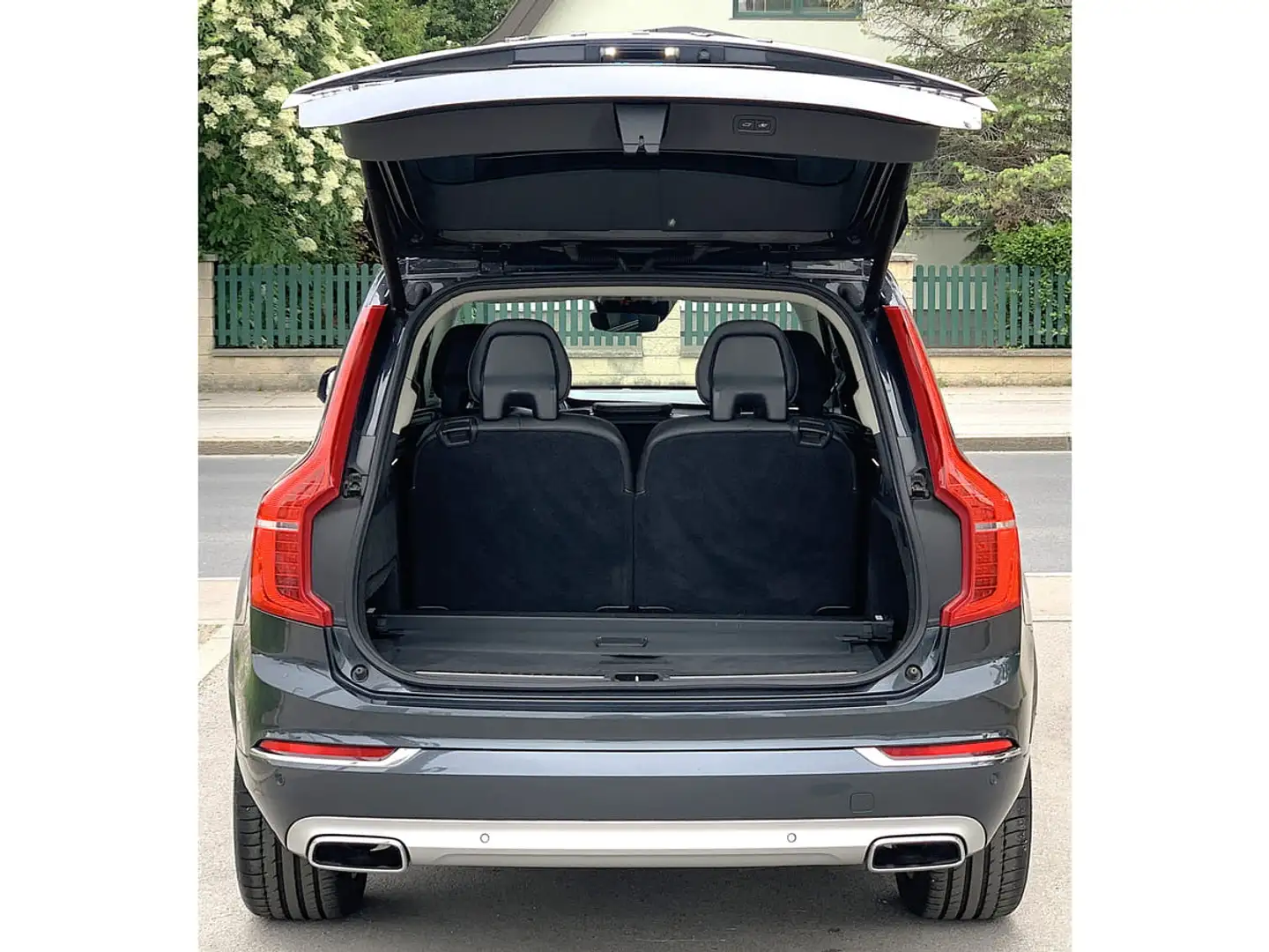 Vehicle image, number 6