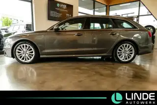 Vehicle image thumbnail, number 4