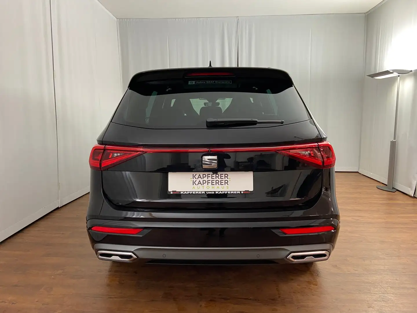 Vehicle image, number 8