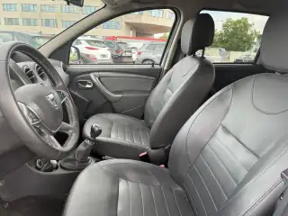 Vehicle image thumbnail, number 8