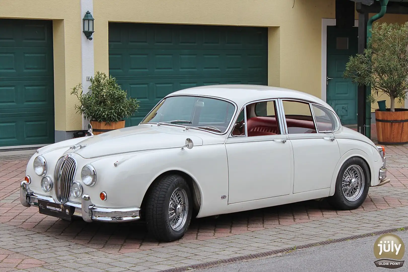Vehicle image, number 4