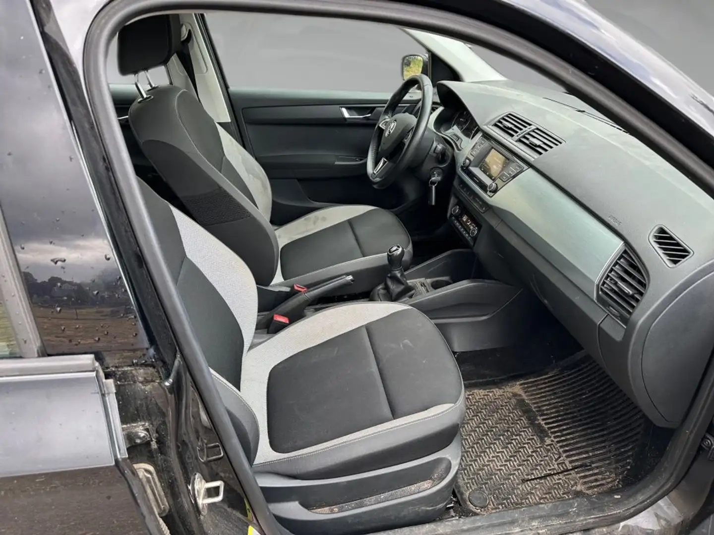 Vehicle image, number 4