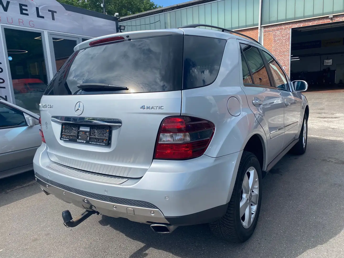 Vehicle image, number 2