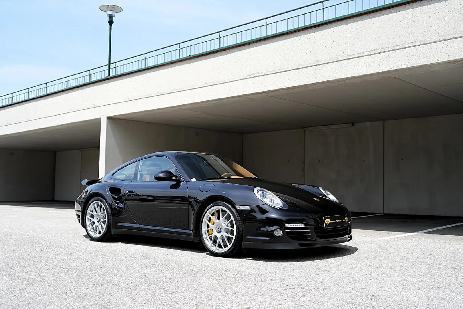 Vehicle image, number 6