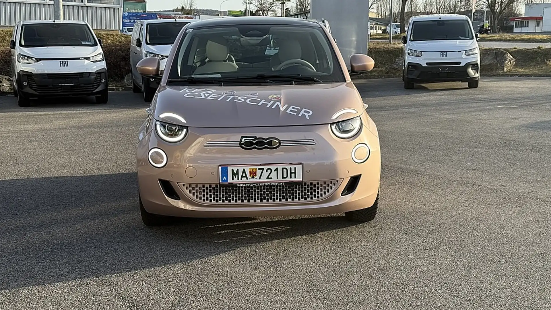 Vehicle image, number 10