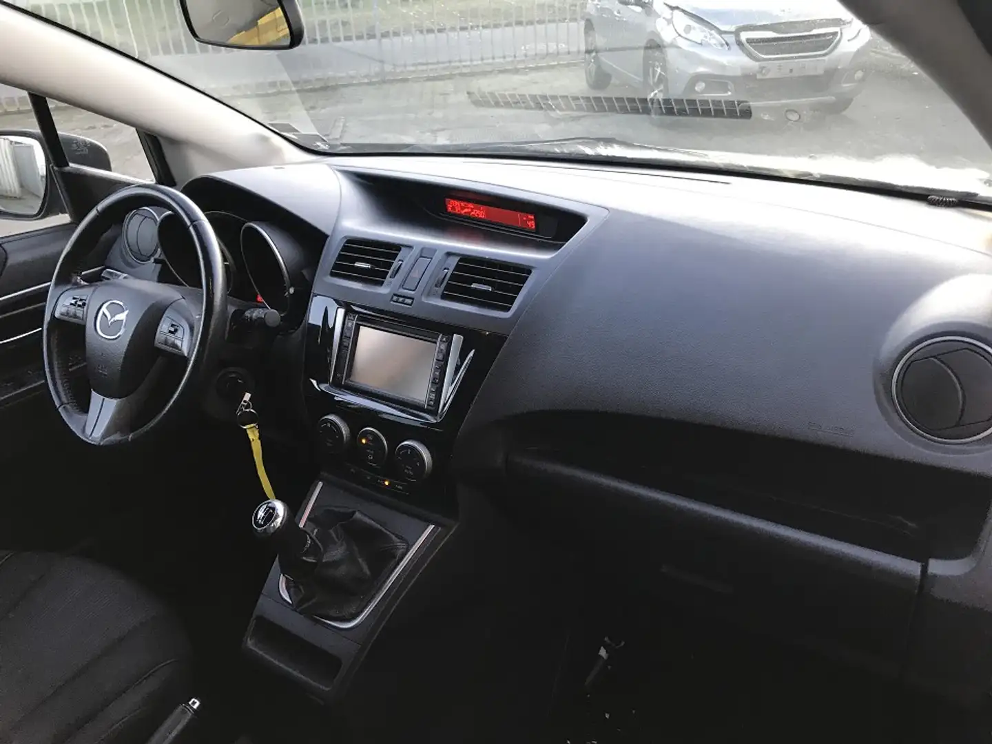 Vehicle image, number 8