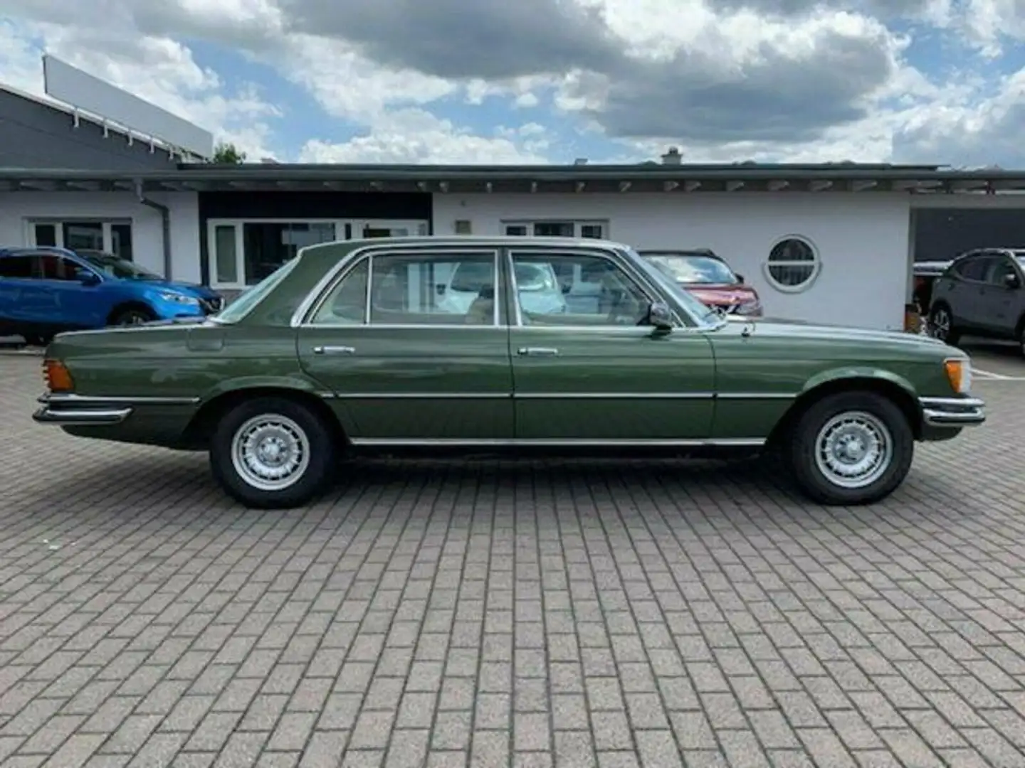 Vehicle image, number 8