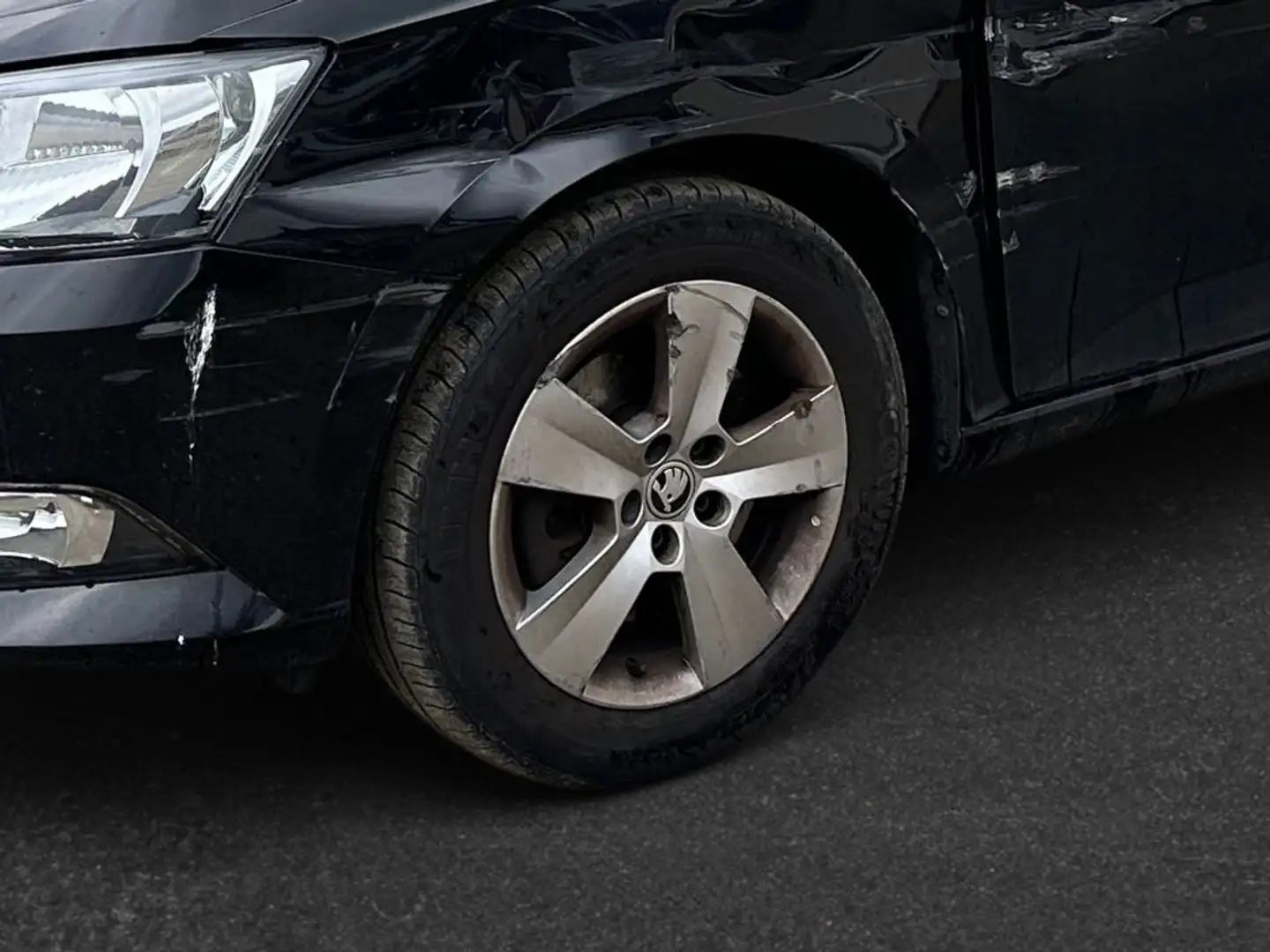 Vehicle image, number 10