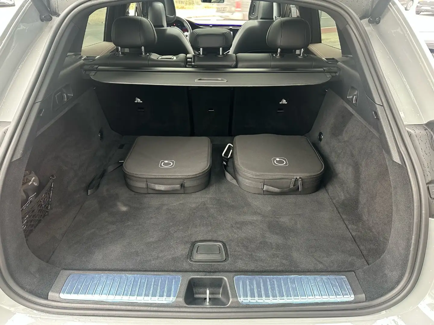 Vehicle image, number 6