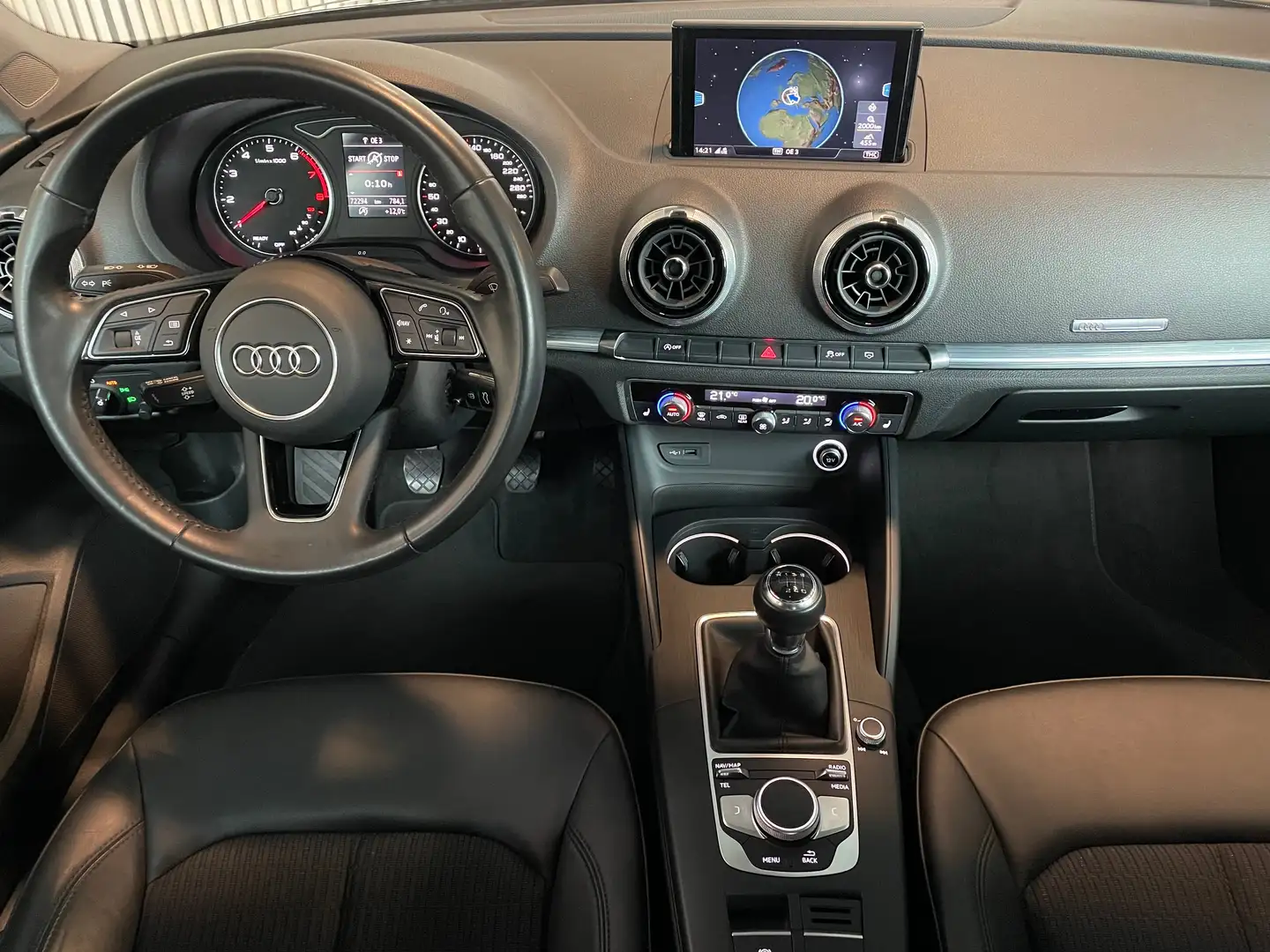 Vehicle image, number 13