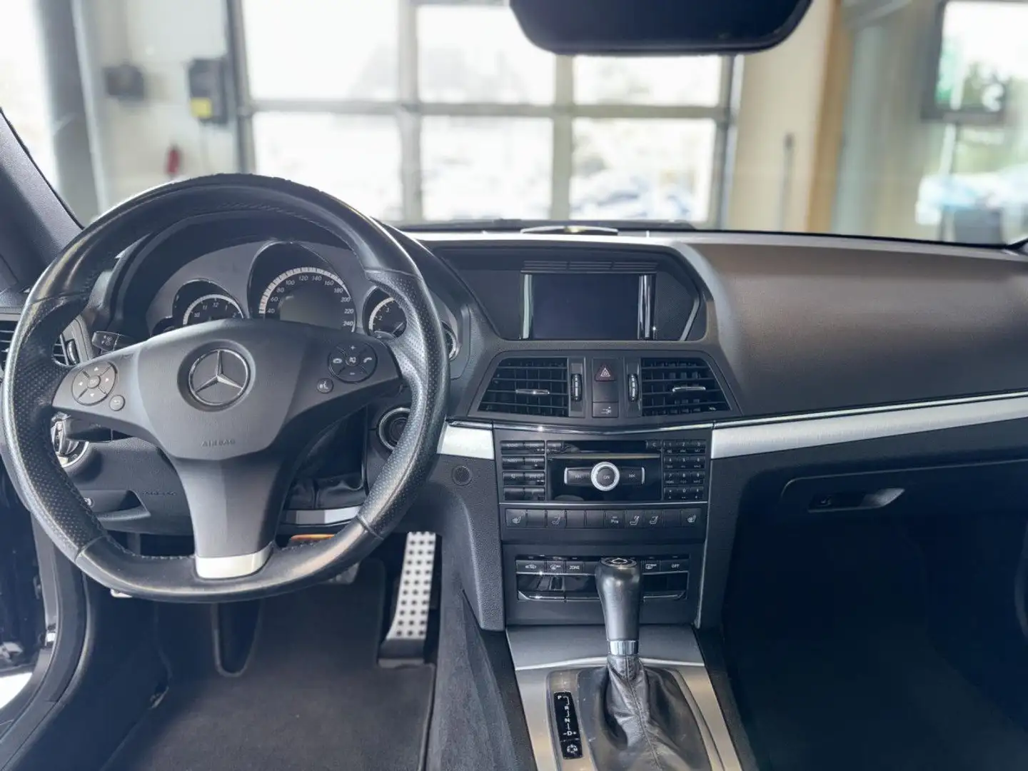 Vehicle image, number 14