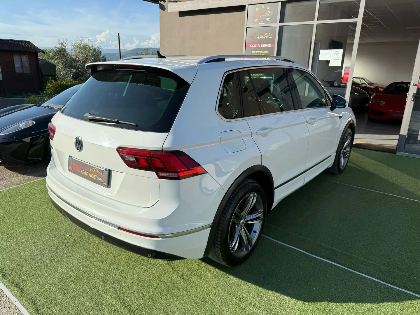 Vehicle image, number 8