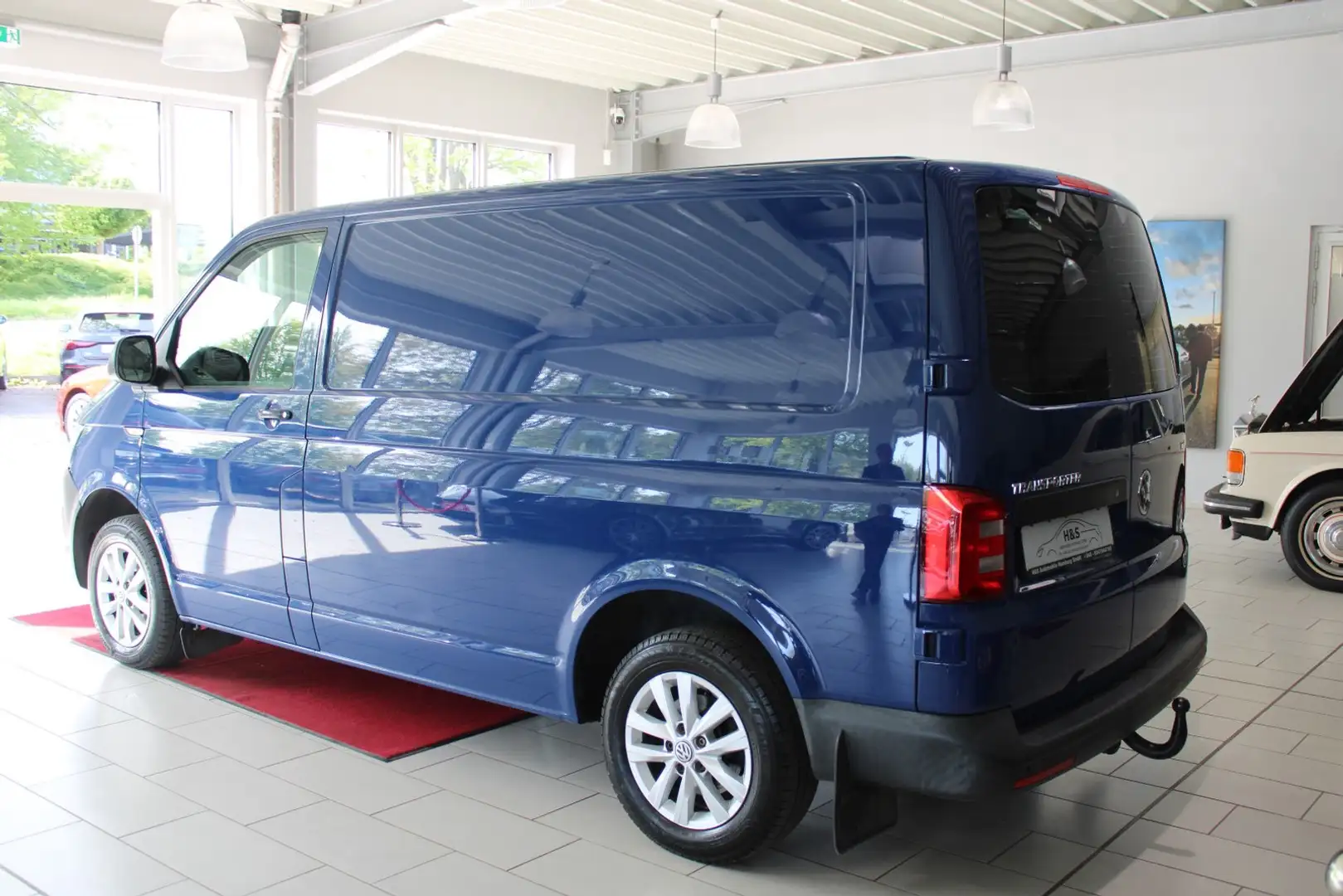 Vehicle image, number 2