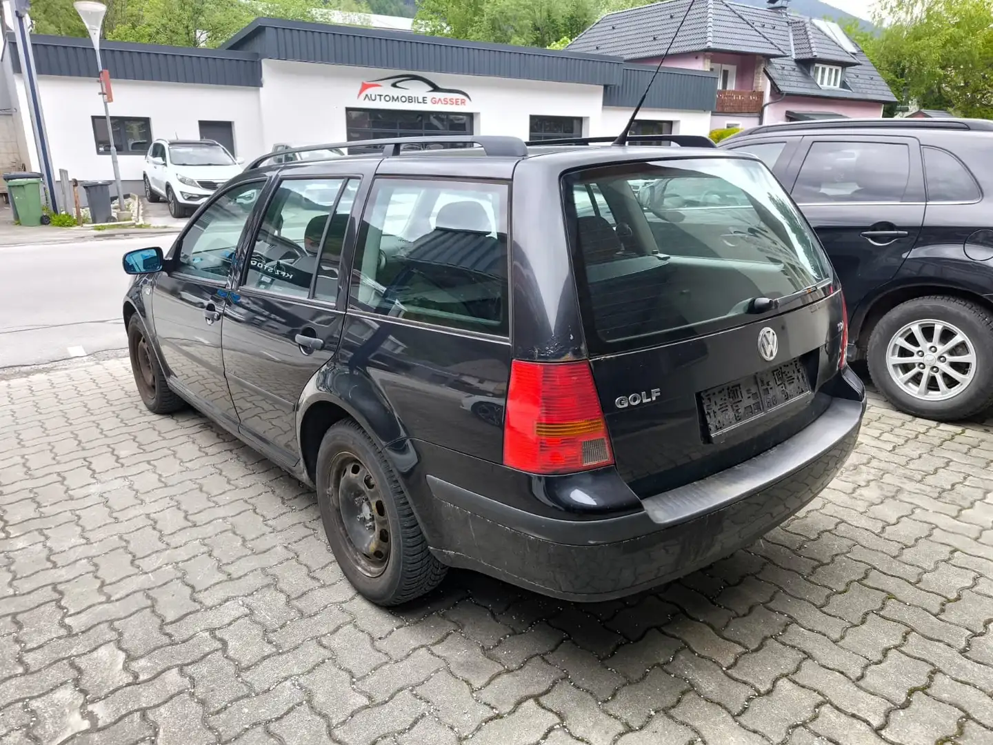Vehicle image, number 3