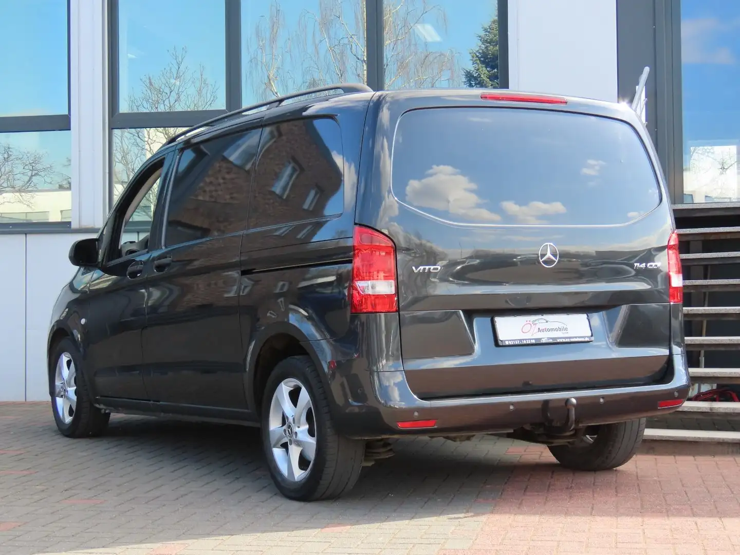 Vehicle image, number 4