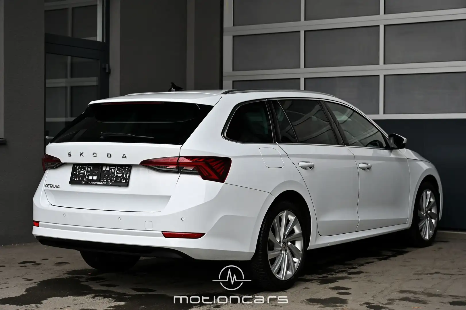 Vehicle image, number 2