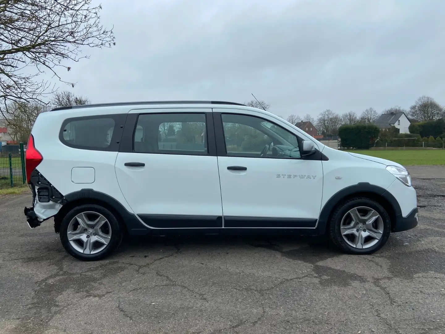 Vehicle image, number 8