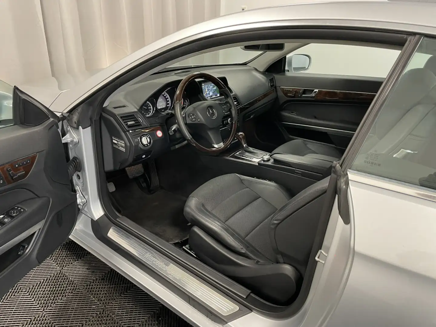 Vehicle image, number 9