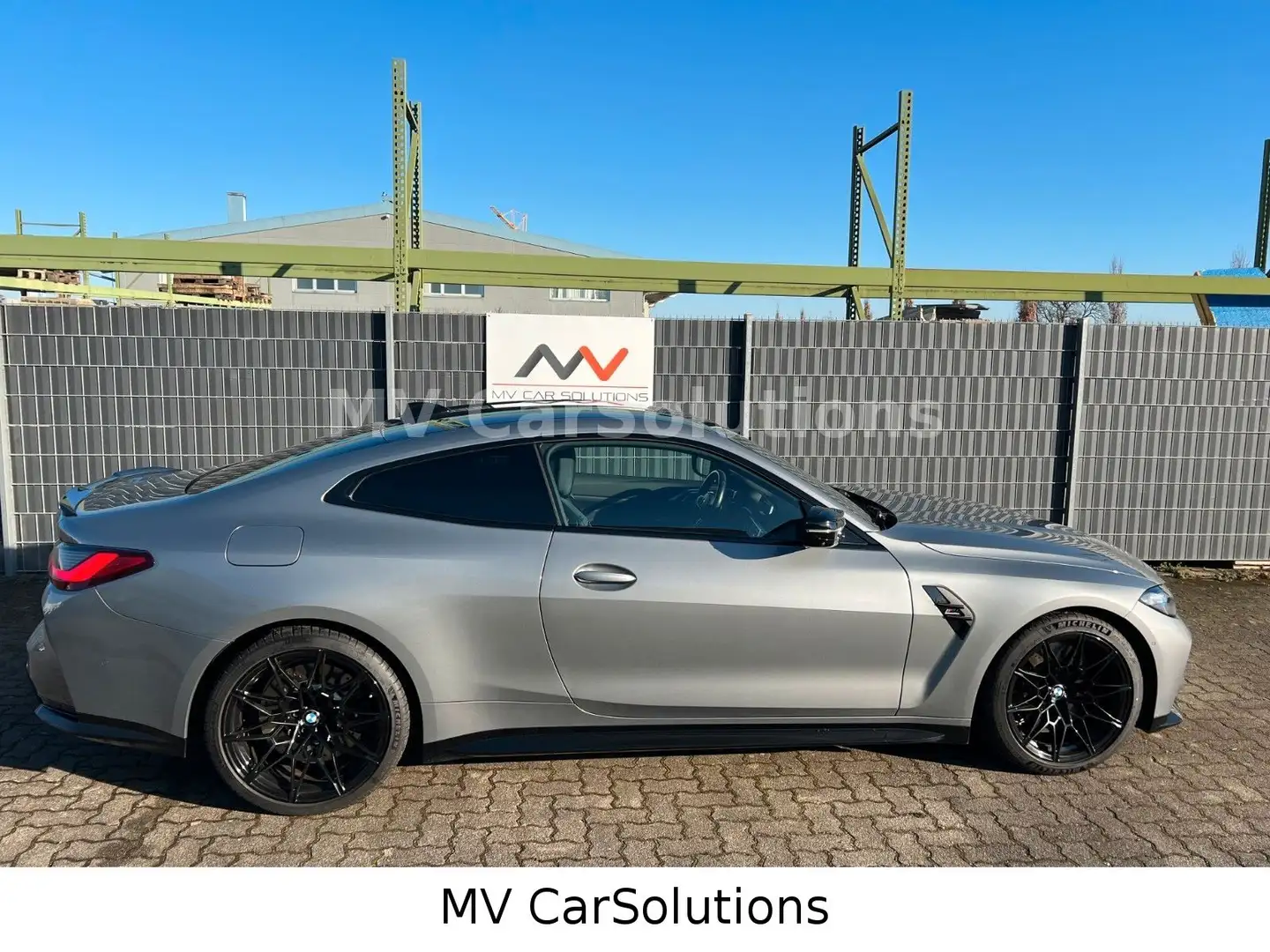 Vehicle image, number 4