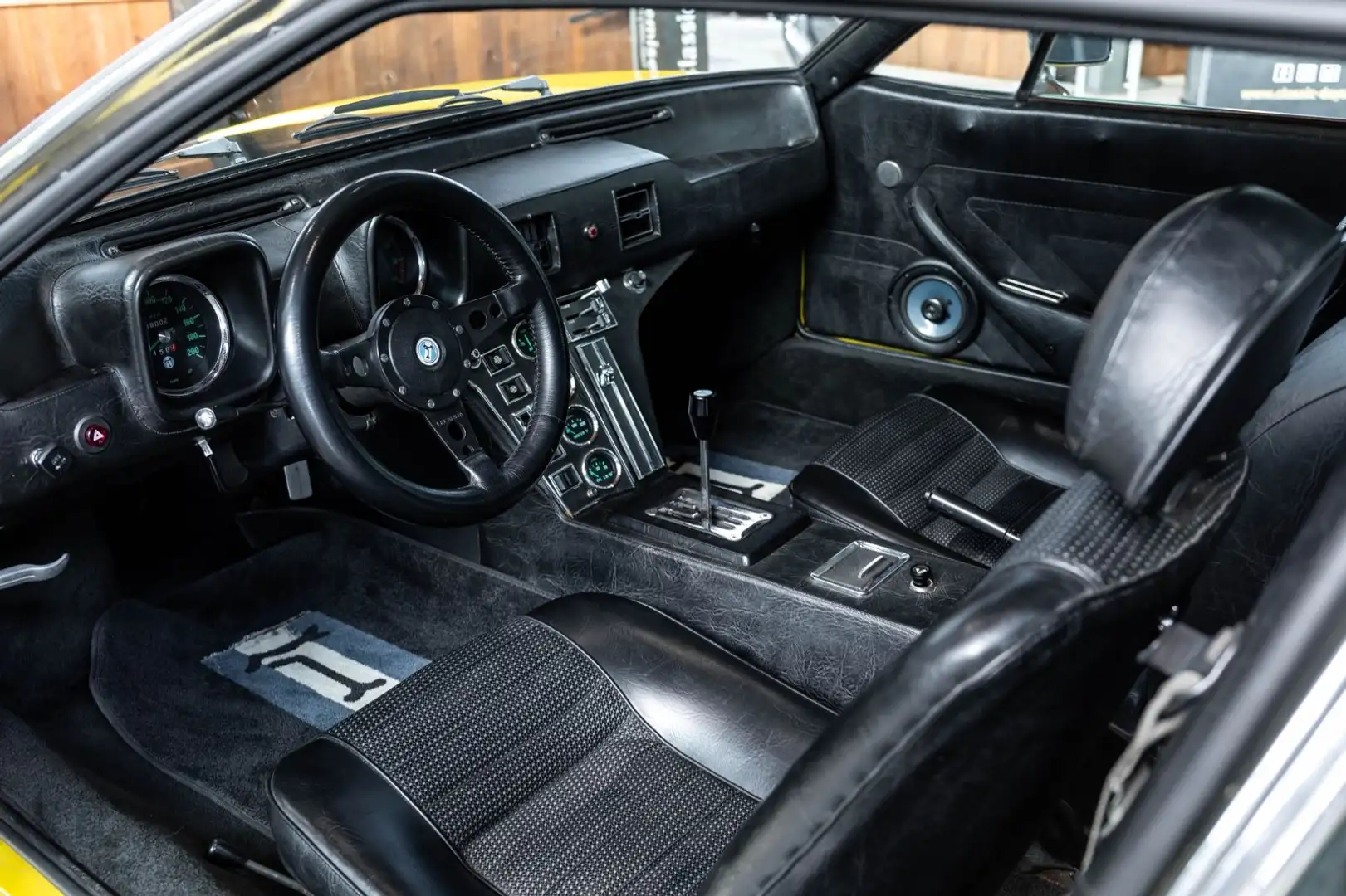 Vehicle image, number 9