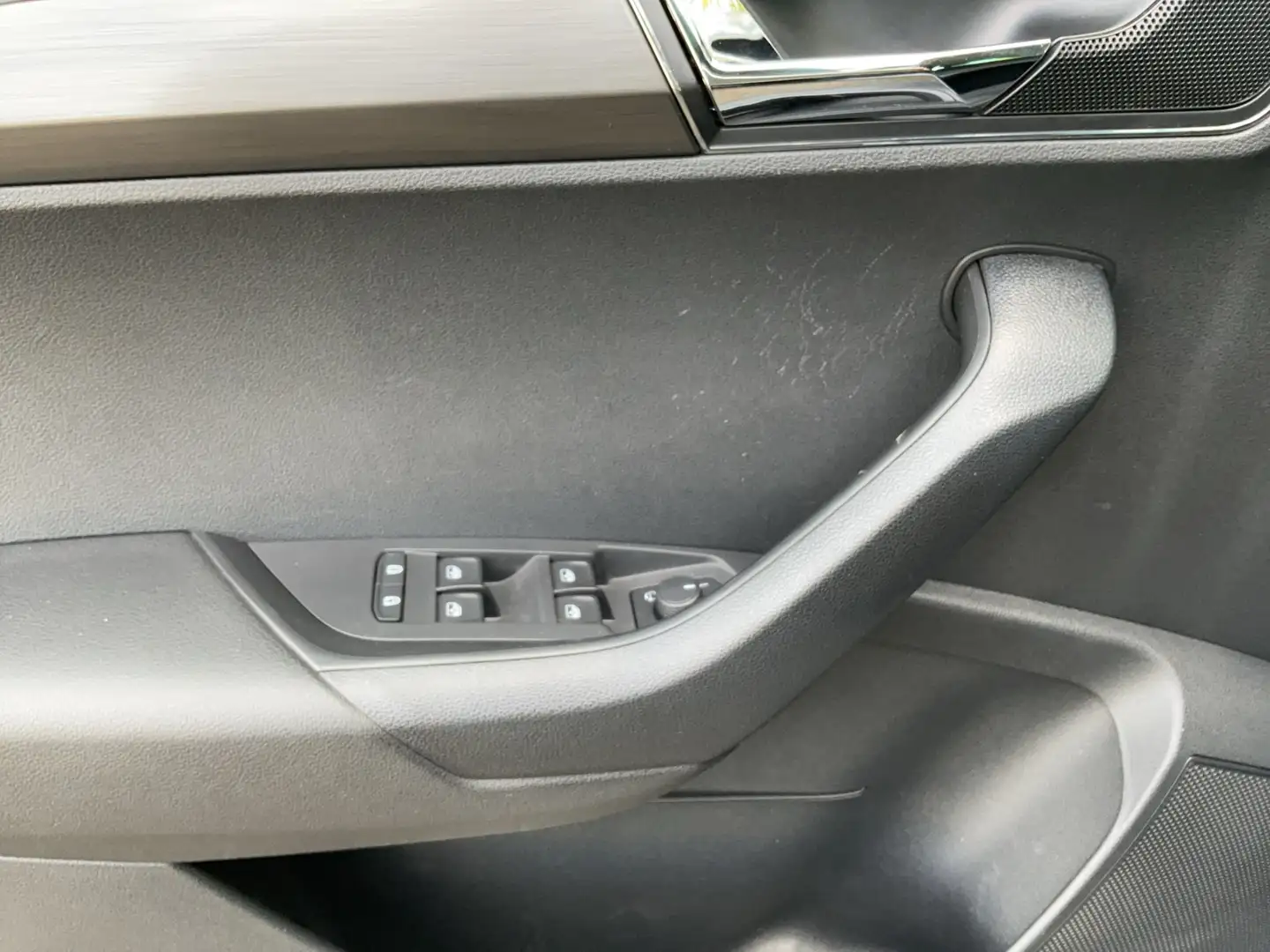 Vehicle image, number 11