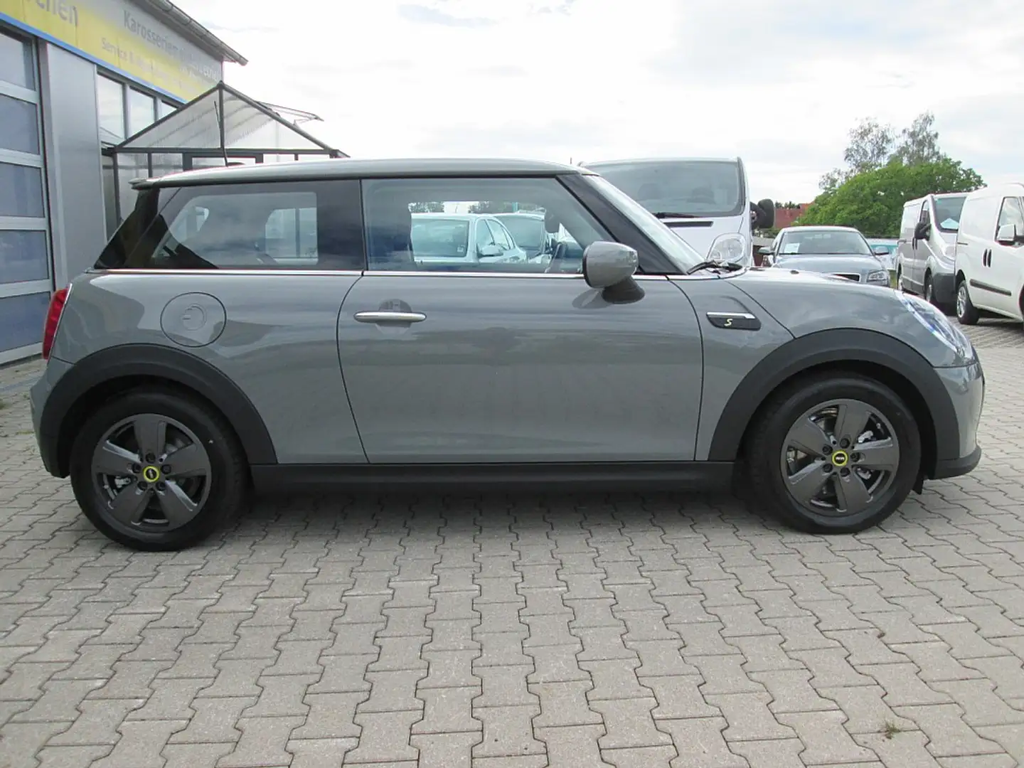 Vehicle image, number 5