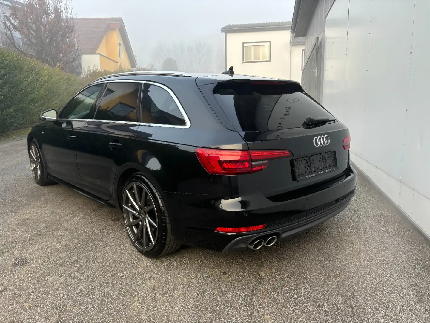 Vehicle image, number 5