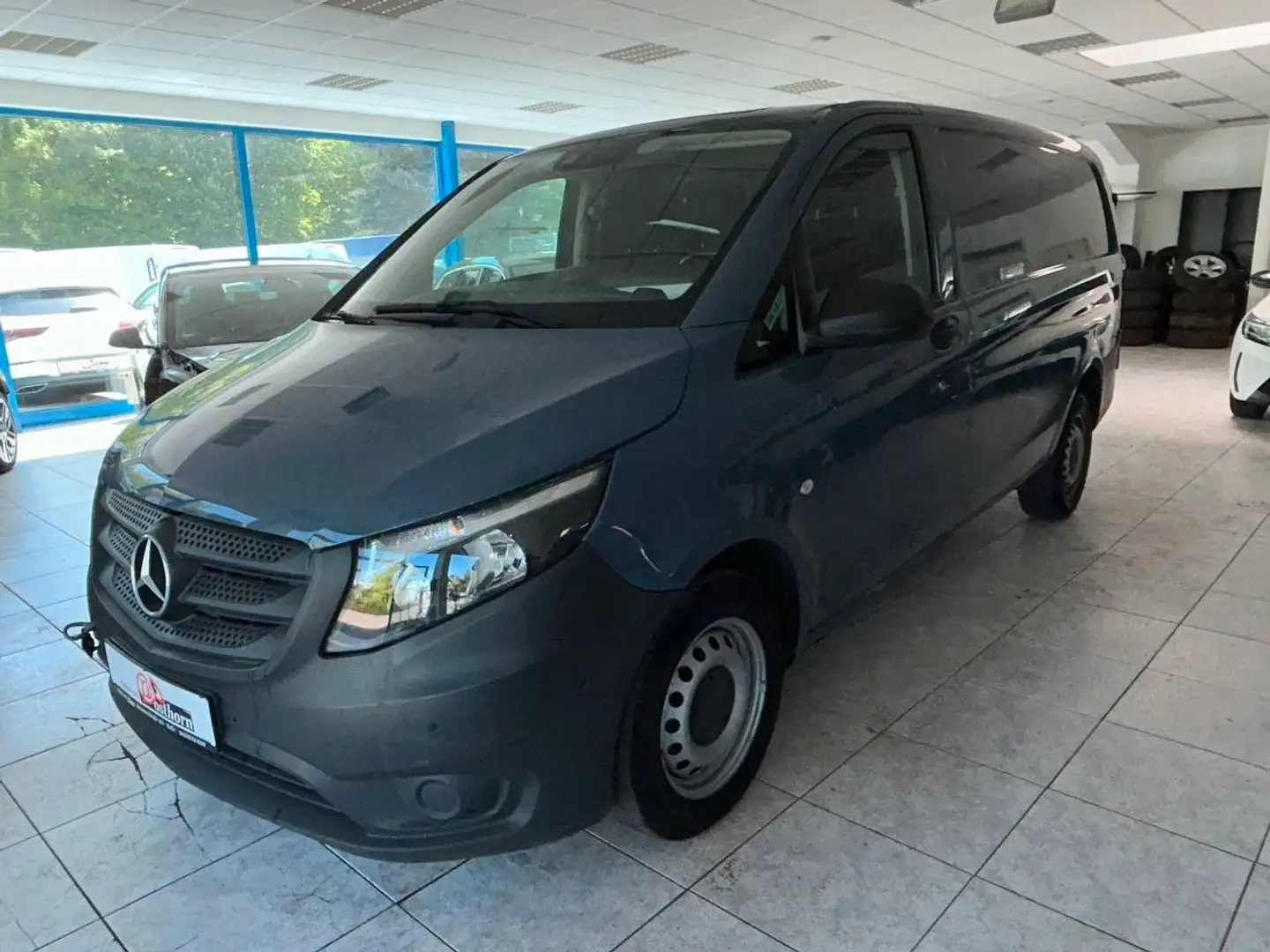 Vehicle image, number 1