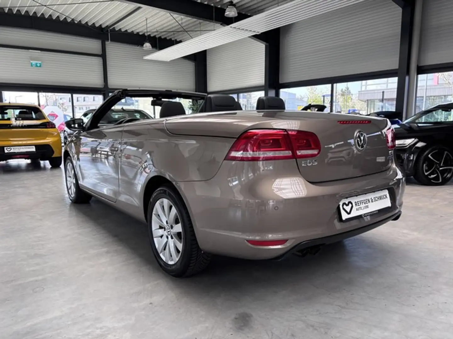 Vehicle image, number 19