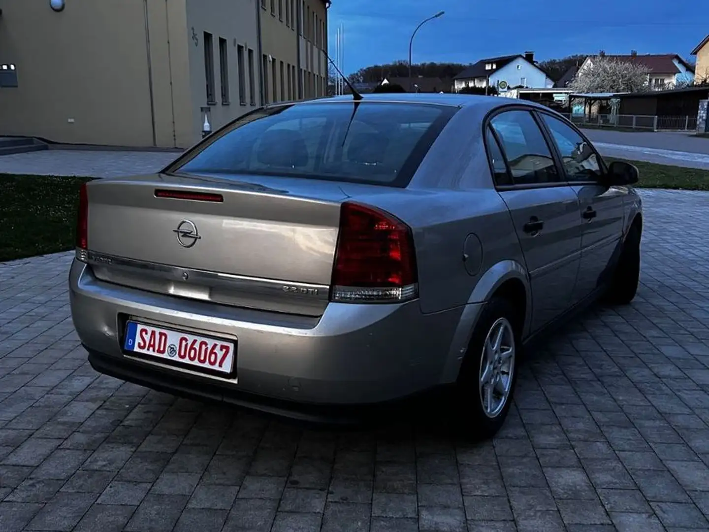 Vehicle image, number 4