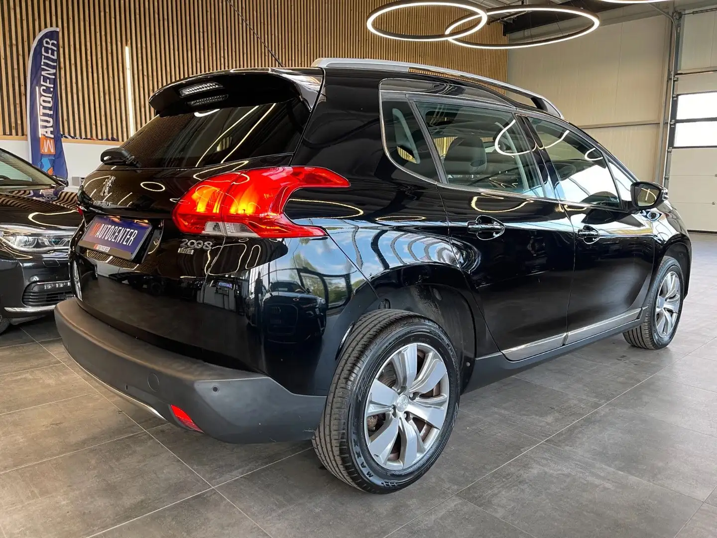 Vehicle image, number 6