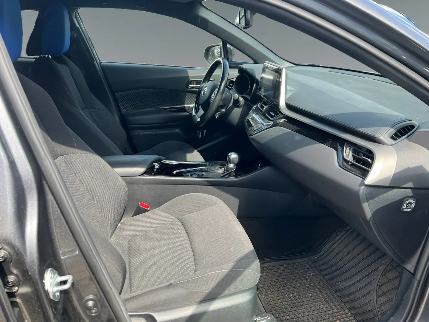 Vehicle image, number 16