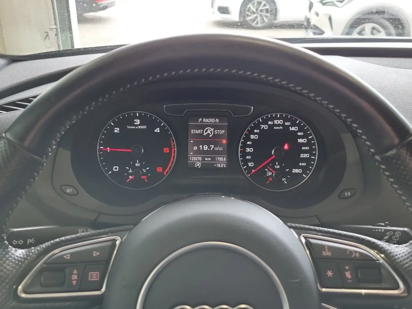 Vehicle image, number 8