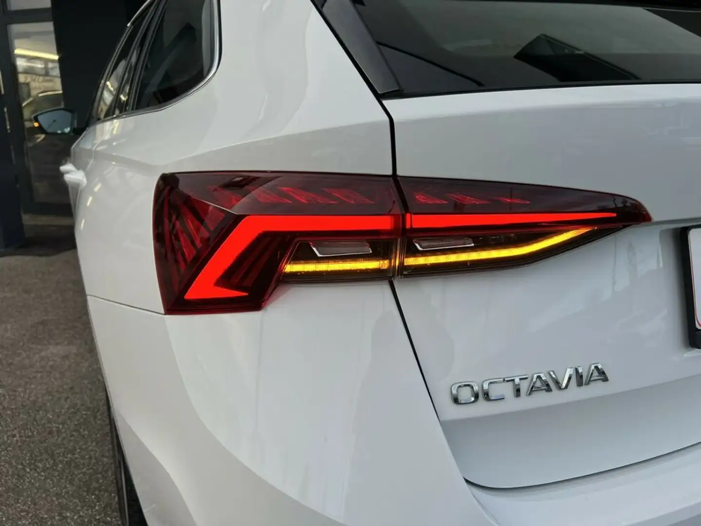 Vehicle image, number 8