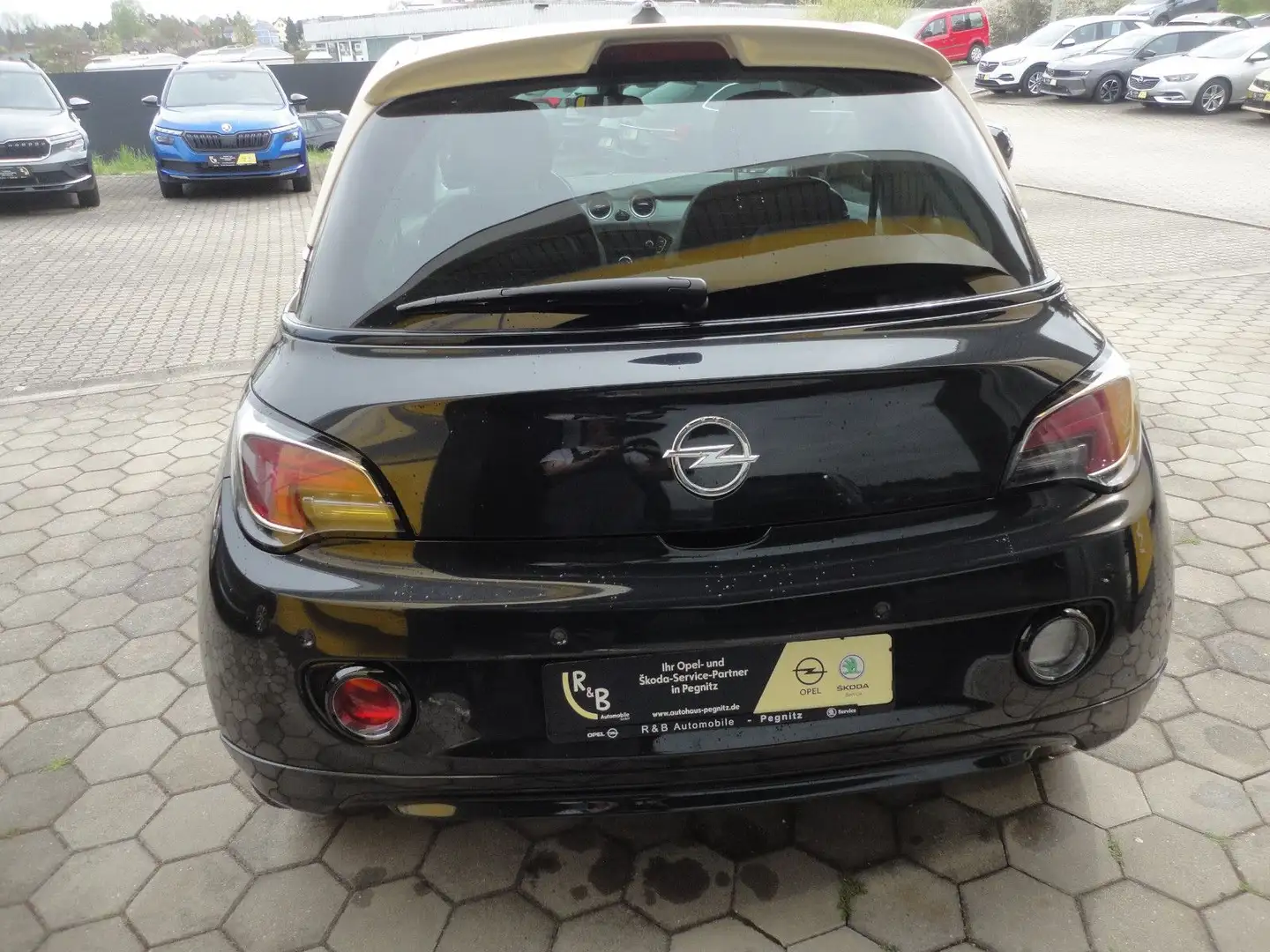 Vehicle image, number 4