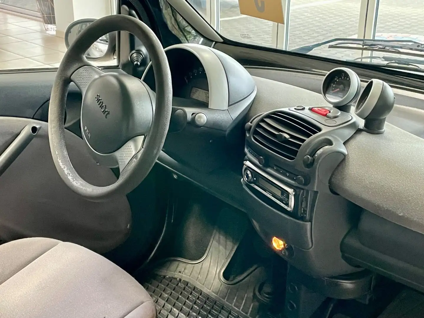 Vehicle image, number 9