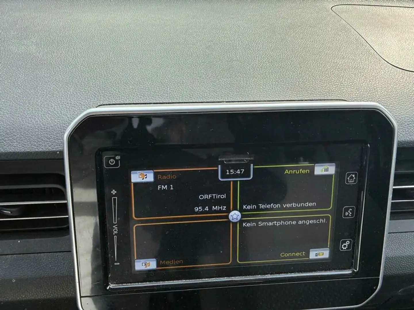 Vehicle image, number 12