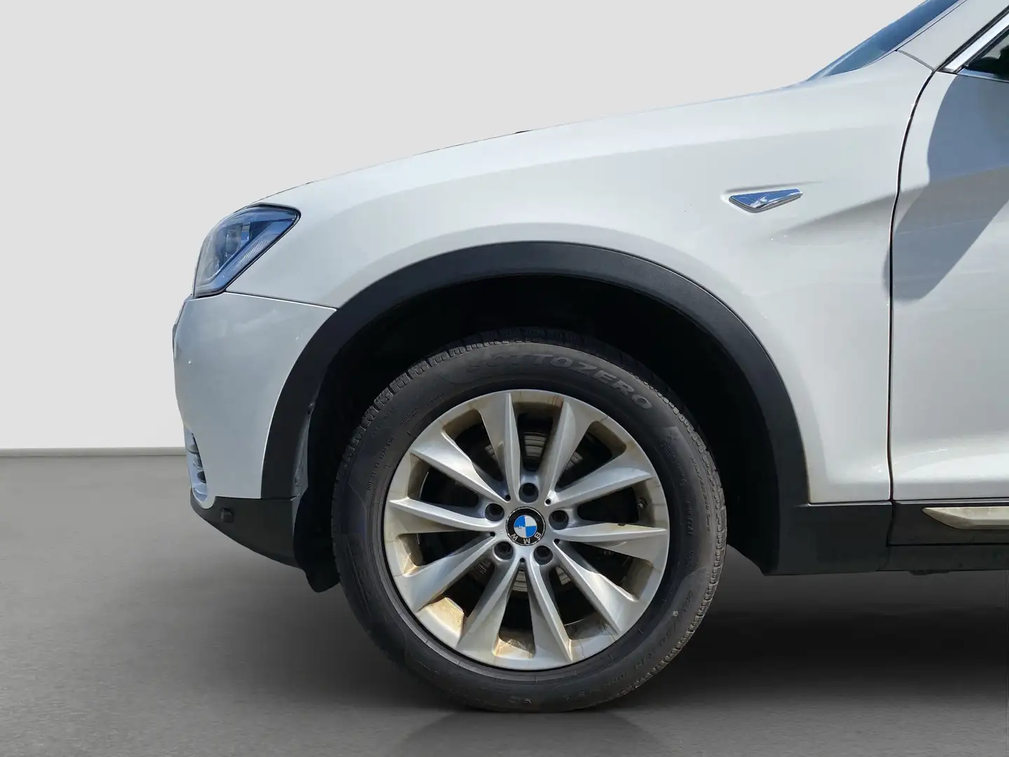 Vehicle image, number 15