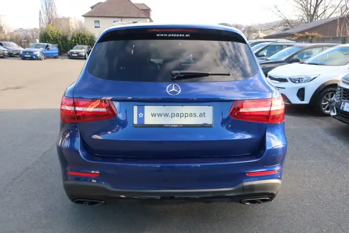 Additional image of the vehicle