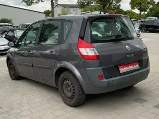 Vehicle image thumbnail, number 3
