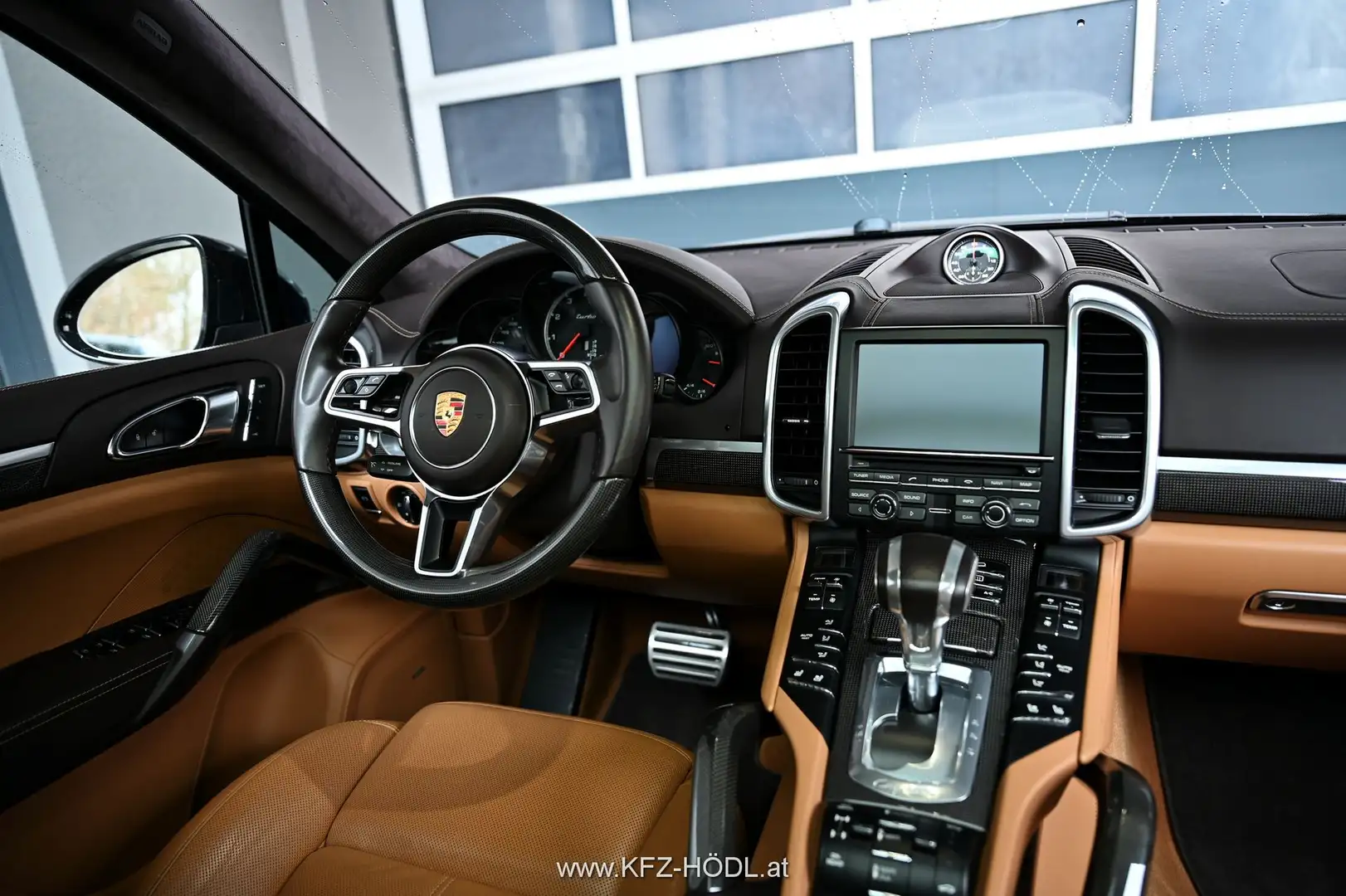 Vehicle image, number 12