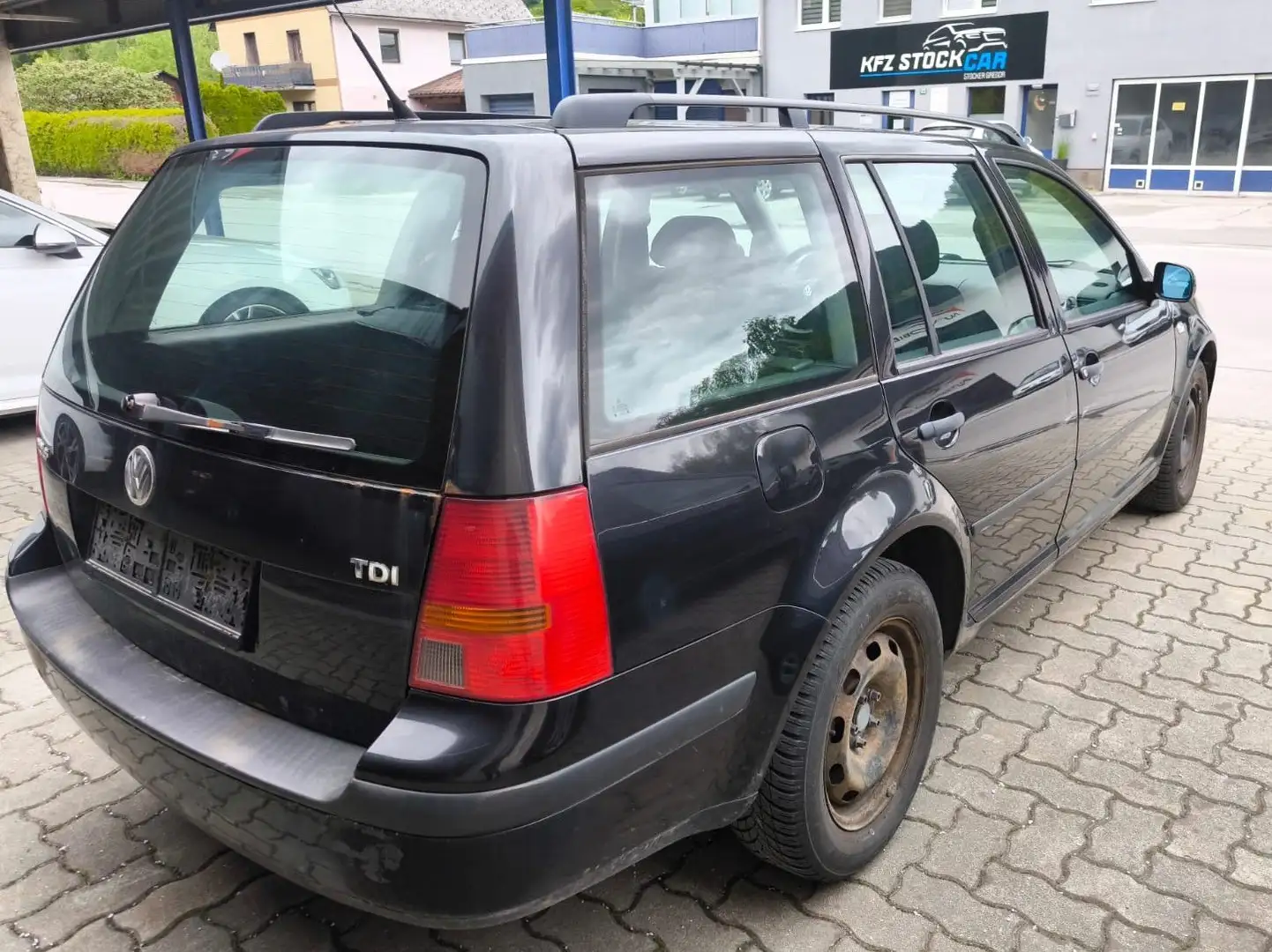 Vehicle image, number 4