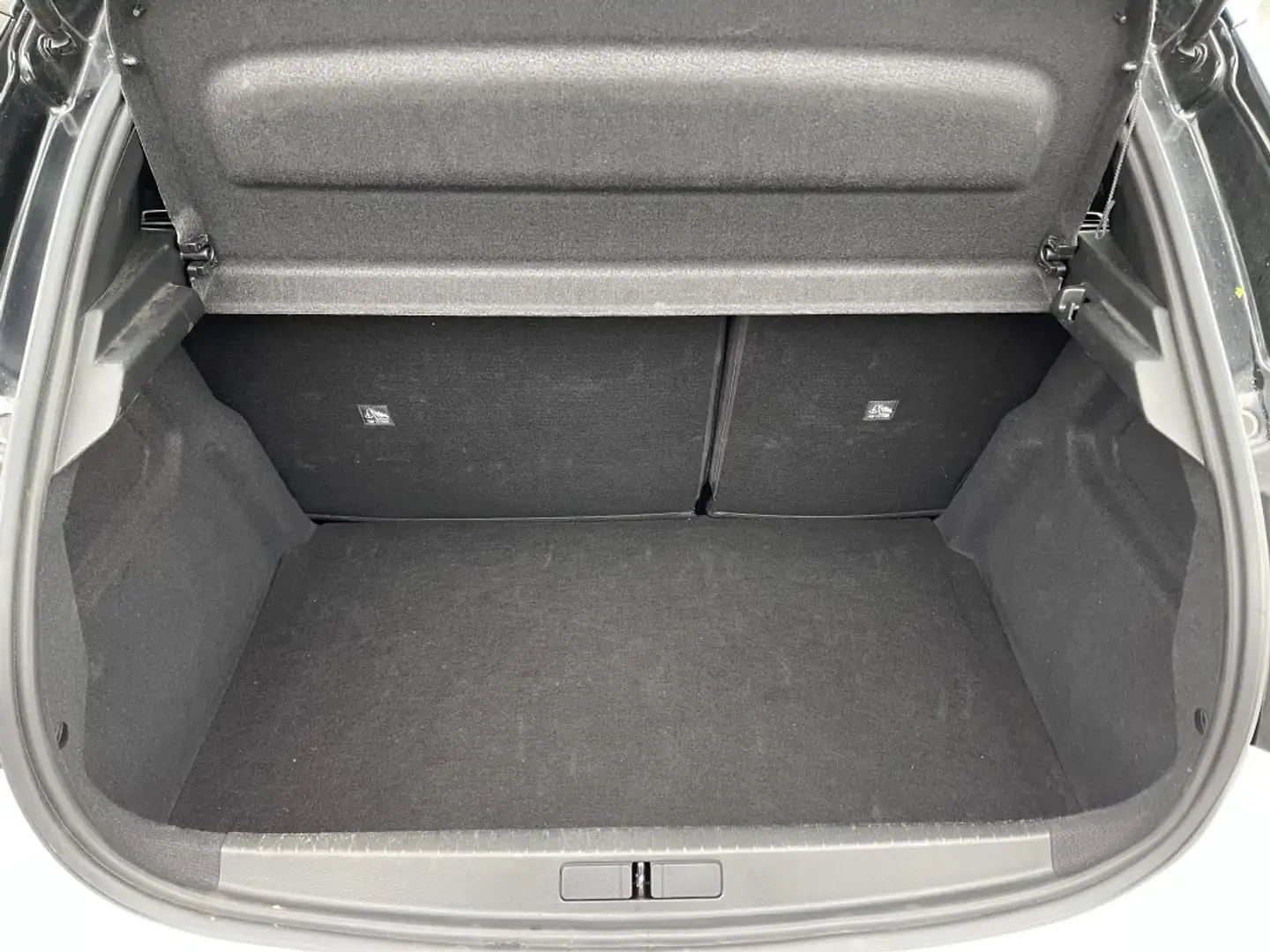 Vehicle image, number 4