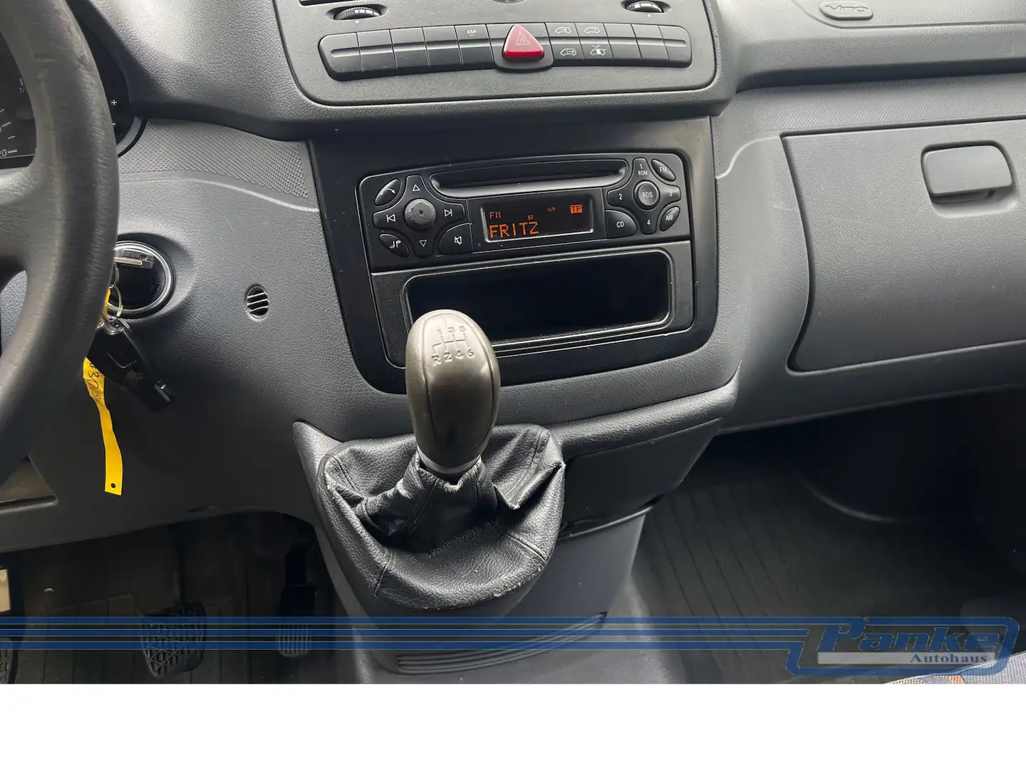 Vehicle image, number 8