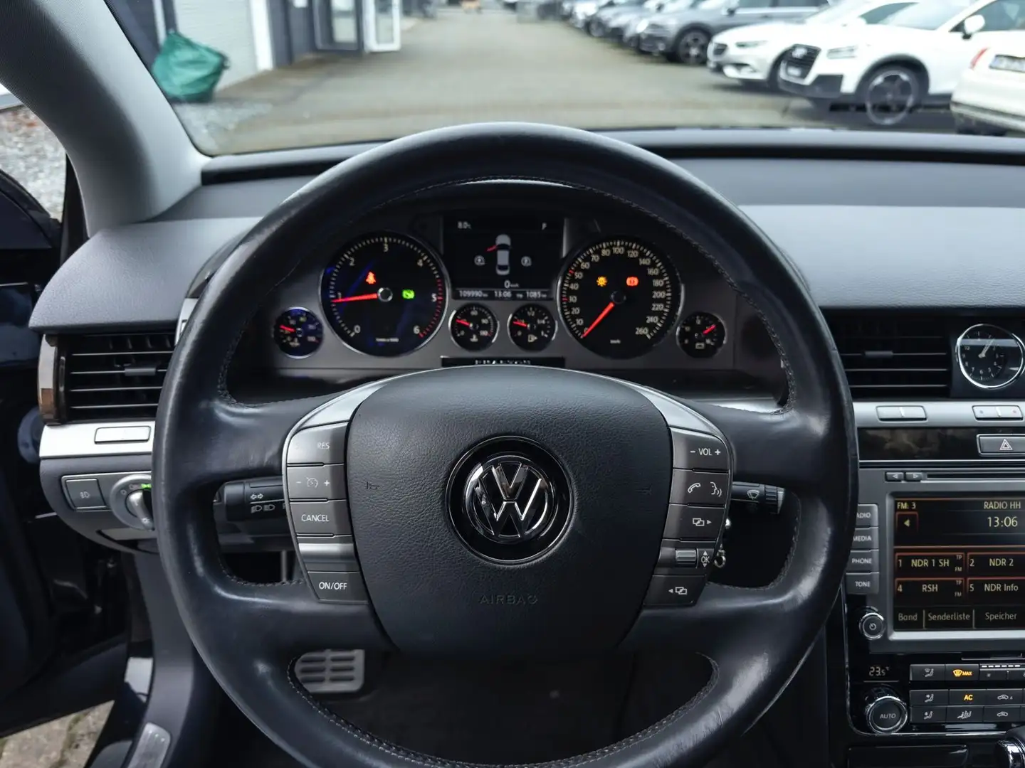 Vehicle image, number 7